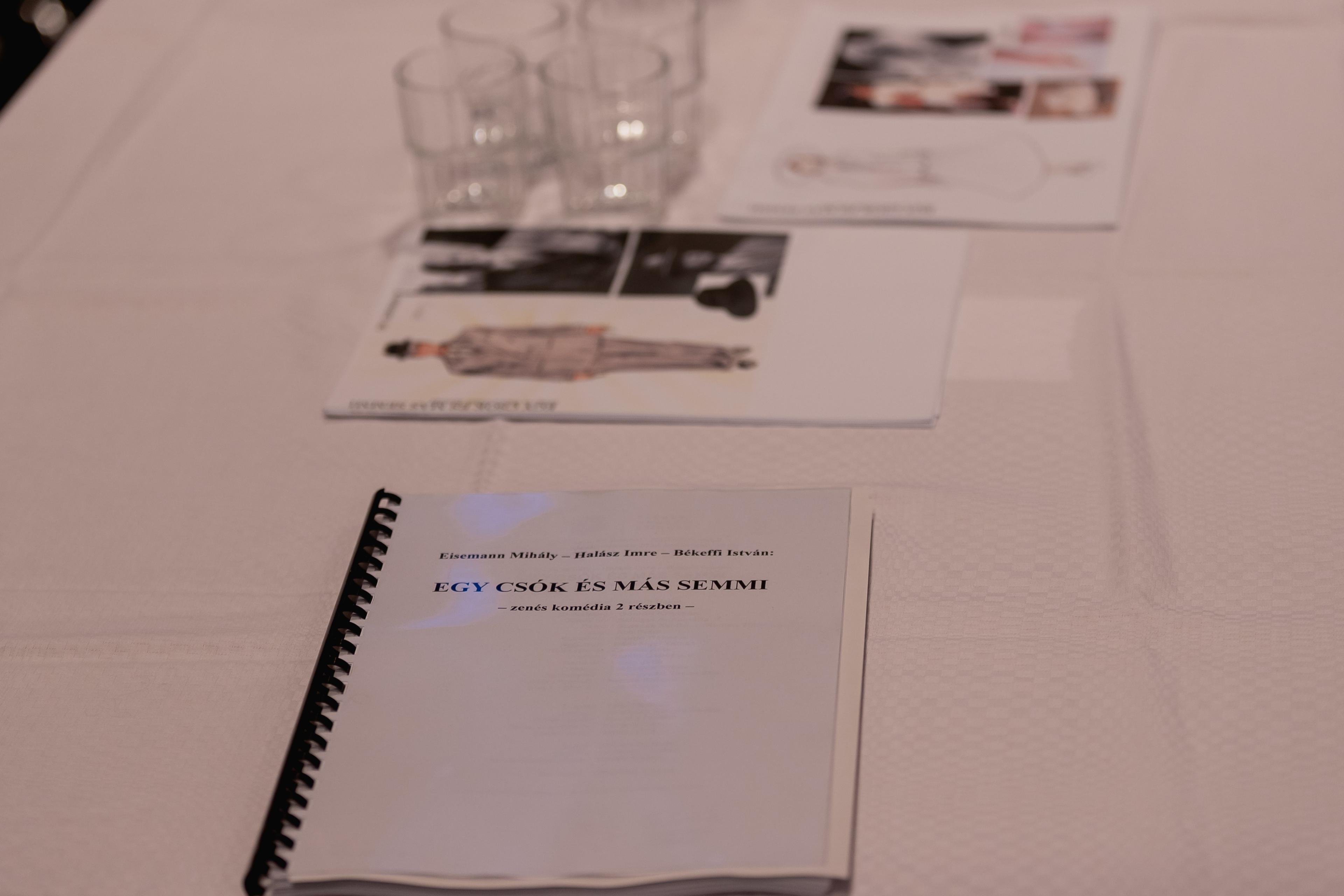 Egy csók és más semmi Szegeden 1 Egy csók és más semmi Szegeden 1