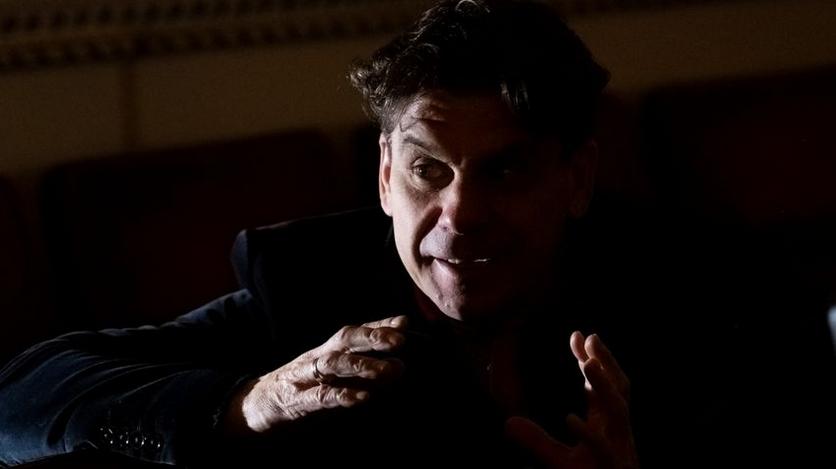 Emberséggel és humorral rendezte meg A denevért Vida Péter hír képe Emberséggel és humorral rendezte meg A denevért Vida Péter hír képe