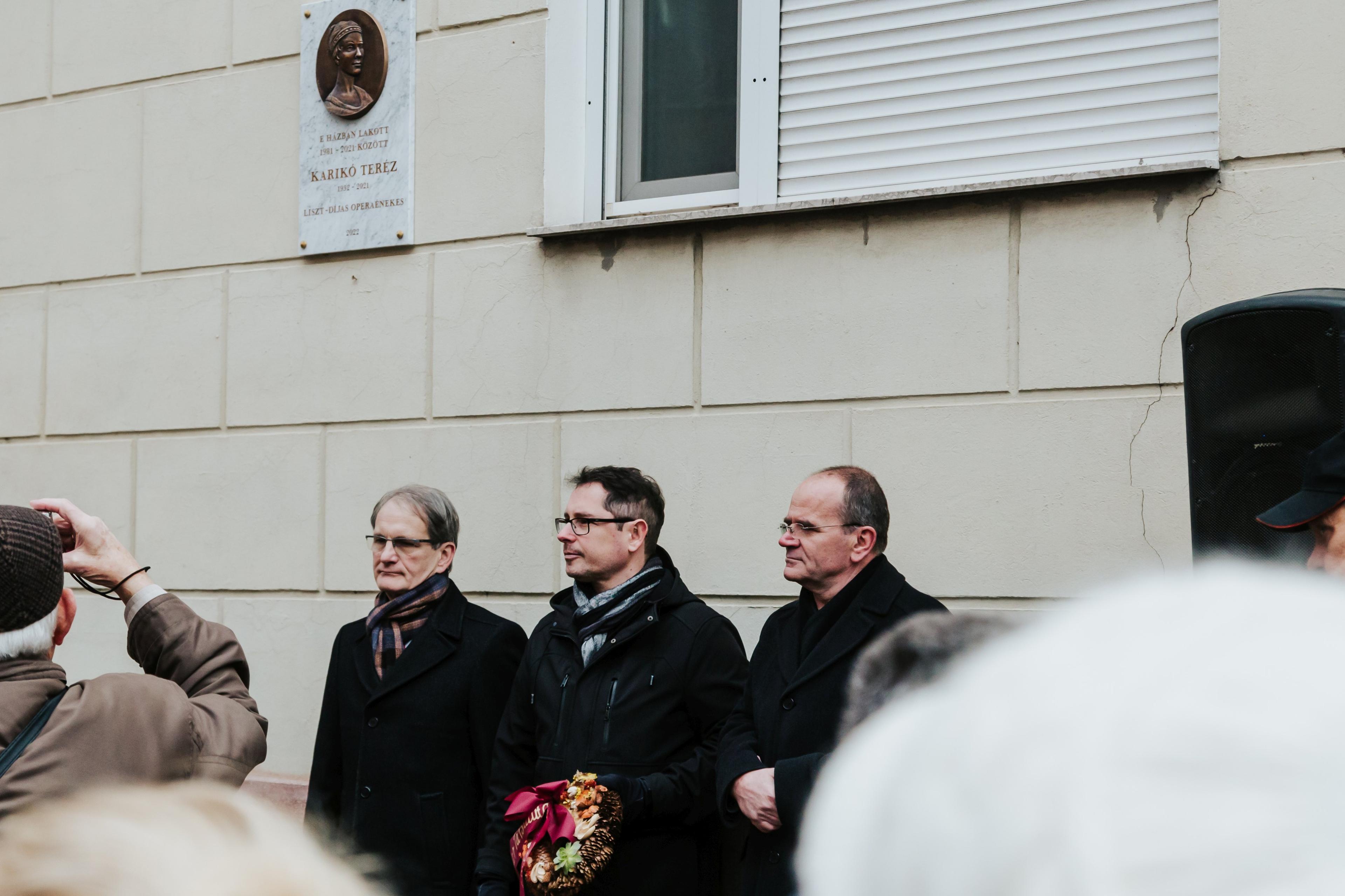 Emléktábla hirdeti, hol lakott Karikó Teréz, a szegedi operajátszás csillaga 3 Emléktábla hirdeti, hol lakott Karikó Teréz, a szegedi operajátszás csillaga 3