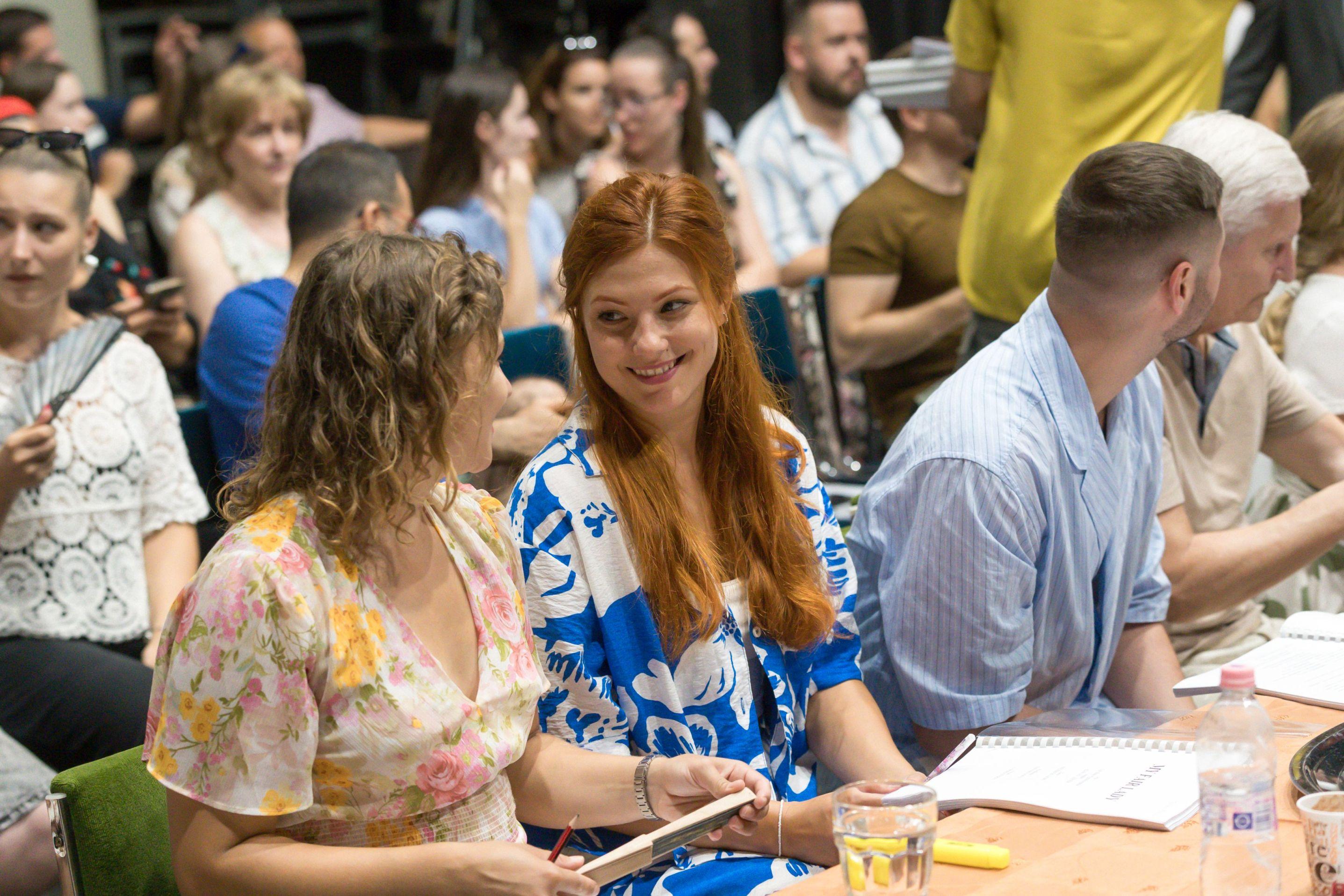 Évadnyitó és olvasópróba a Szegedi Nemzetiben 4 Évadnyitó és olvasópróba a Szegedi Nemzetiben 4