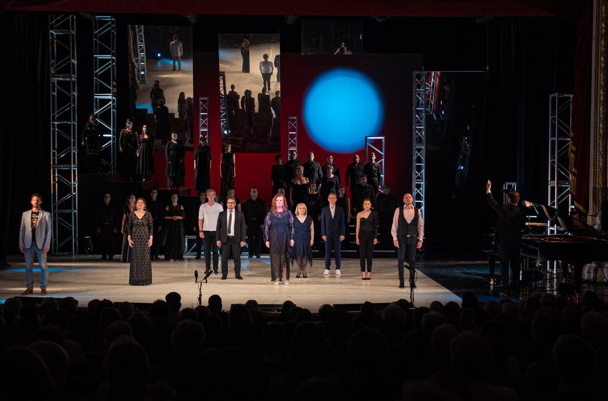 Gálaesttel ünnepelték Szeged szabadságát a színházban, a bevételt a Thealter fesztivál megmentésére ajánlották fel hír képe Gálaesttel ünnepelték Szeged szabadságát a színházban, a bevételt a Thealter fesztivál megmentésére ajánlották fel hír képe