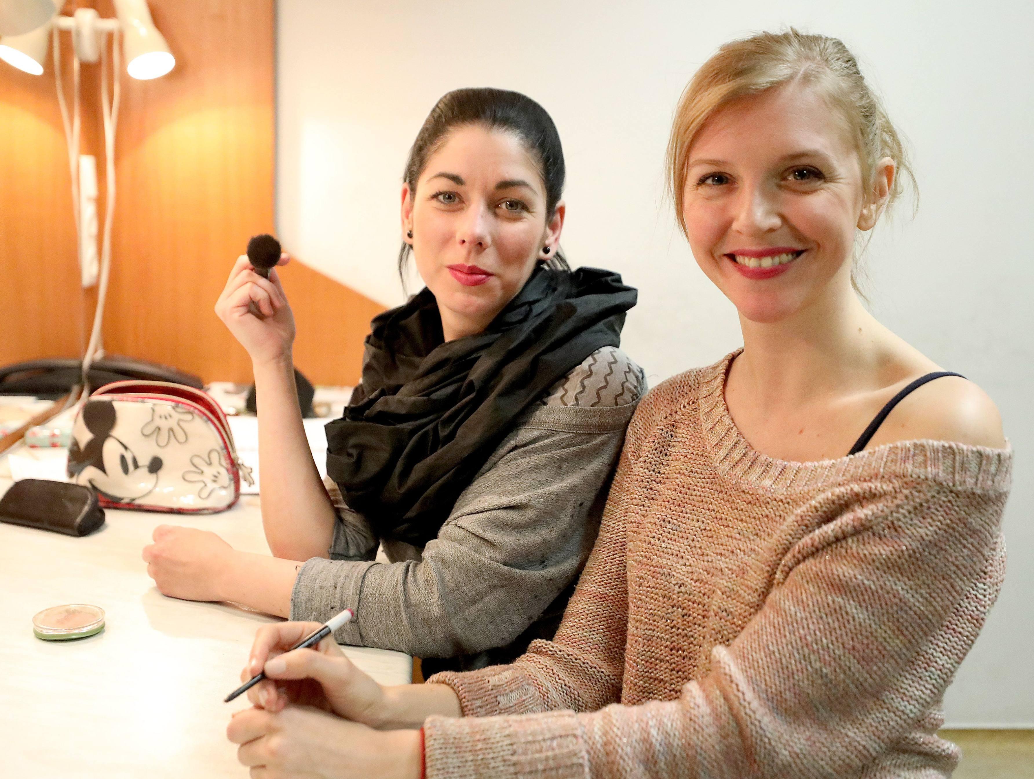 Interaktív monodrámára készül a Kisszínházban Csorba Kata és Menczel Andrea hír képe Interaktív monodrámára készül a Kisszínházban Csorba Kata és Menczel Andrea hír képe