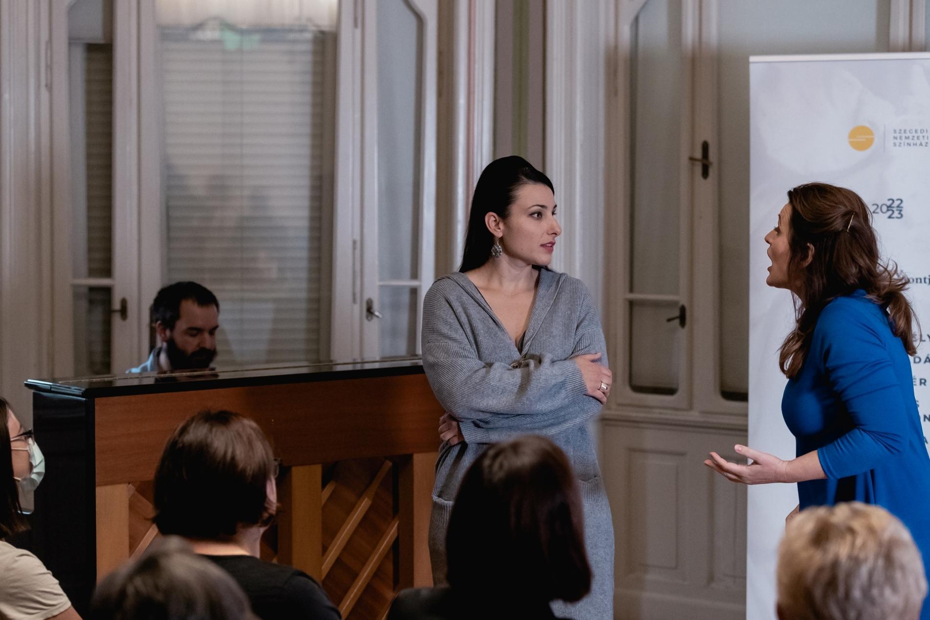 Közönségtalálkozó a Reök-palotában: A bűvös vadász misztikus felnőttmese életről, halálról és emberi gyarlóságról 4 Közönségtalálkozó a Reök-palotában: A bűvös vadász misztikus felnőttmese életről, halálról és emberi gyarlóságról 4