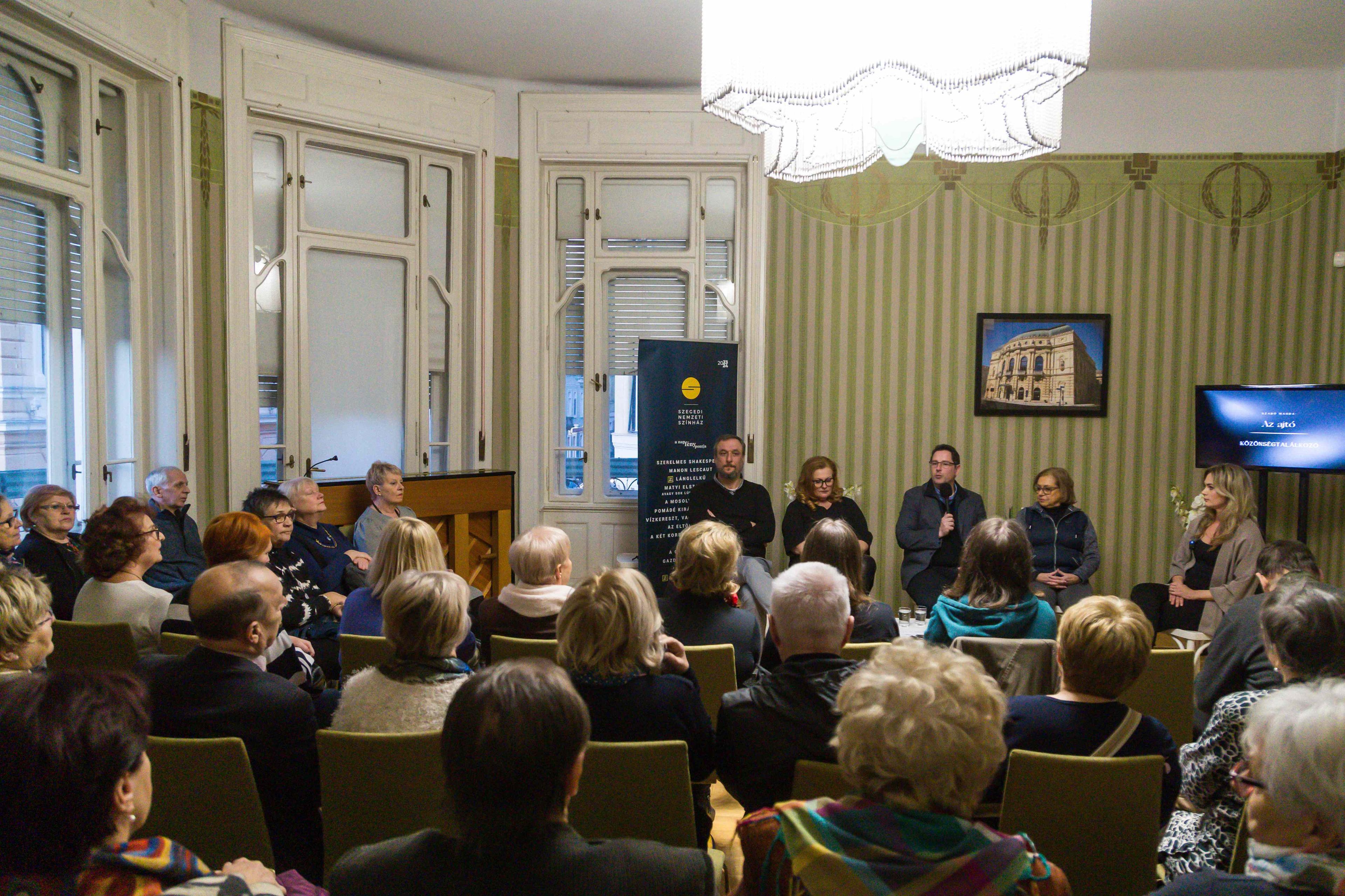 Közönségtalálkozó: lelkünk rejtett ajtajait is nyitogatták a Reök-palotában hír képe Közönségtalálkozó: lelkünk rejtett ajtajait is nyitogatták a Reök-palotában hír képe