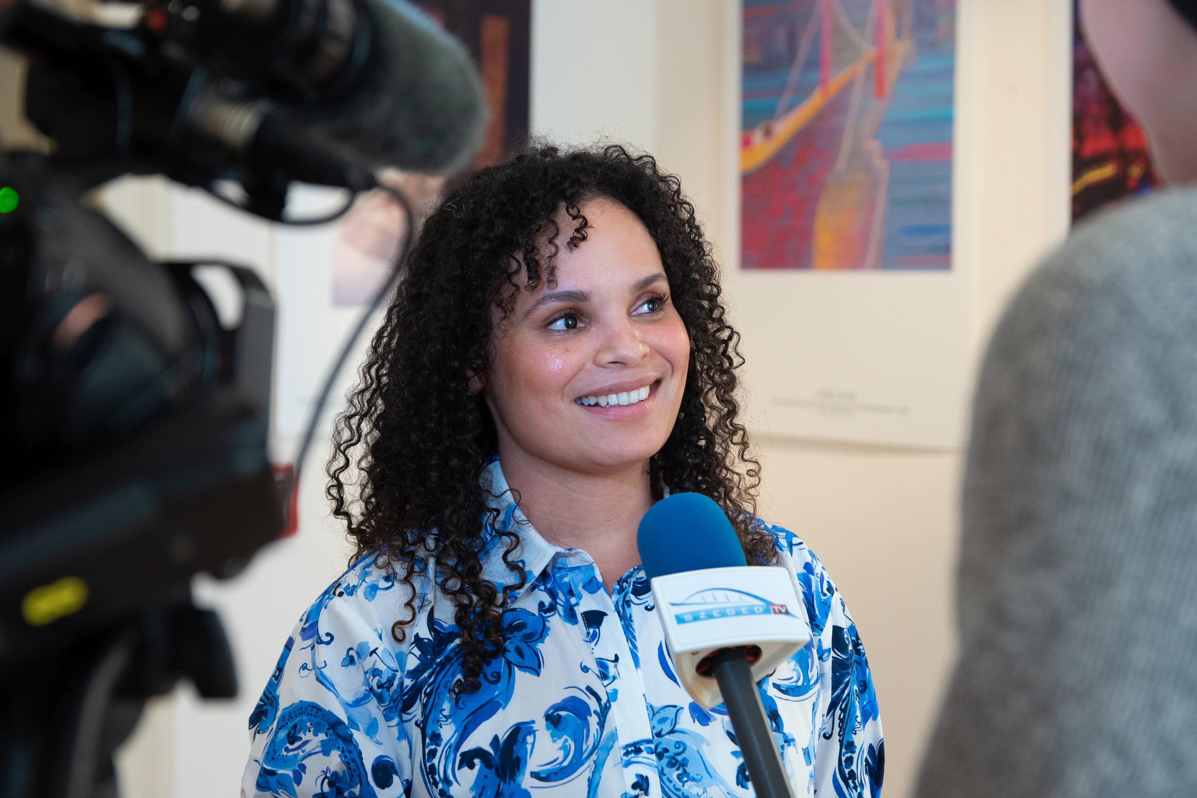 Martin McDonagh fekete komédiája nyitja a kisszínházi évadot: asszociatív játék a rasszizmusról és a kizsákmányolásról 3 Martin McDonagh fekete komédiája nyitja a kisszínházi évadot: asszociatív játék a rasszizmusról és a kizsákmányolásról 3