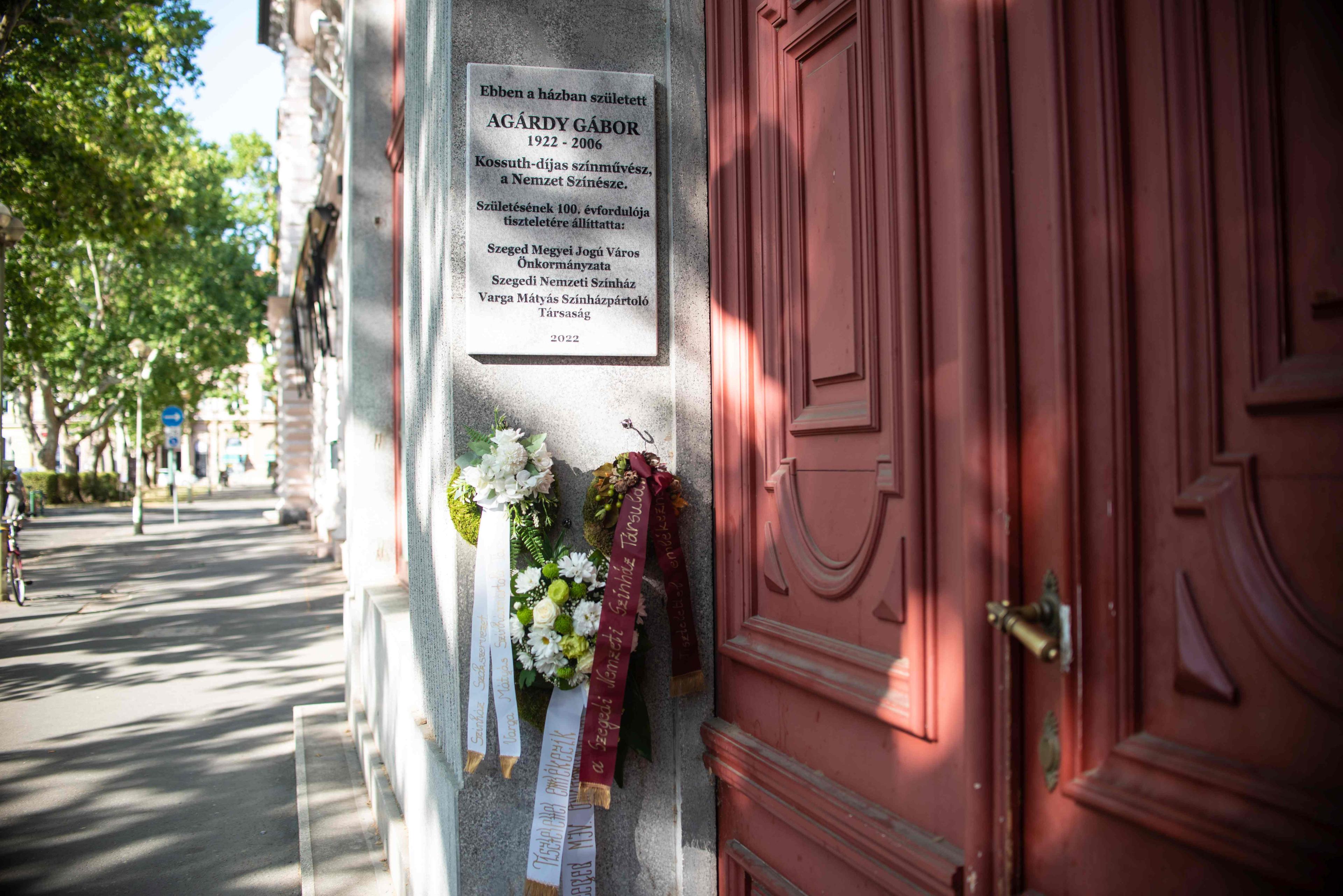 Mától tábla őrzi Agárdy Gábor emlékét Széchenyi téri szülőháza falán 1 Mától tábla őrzi Agárdy Gábor emlékét Széchenyi téri szülőháza falán 1