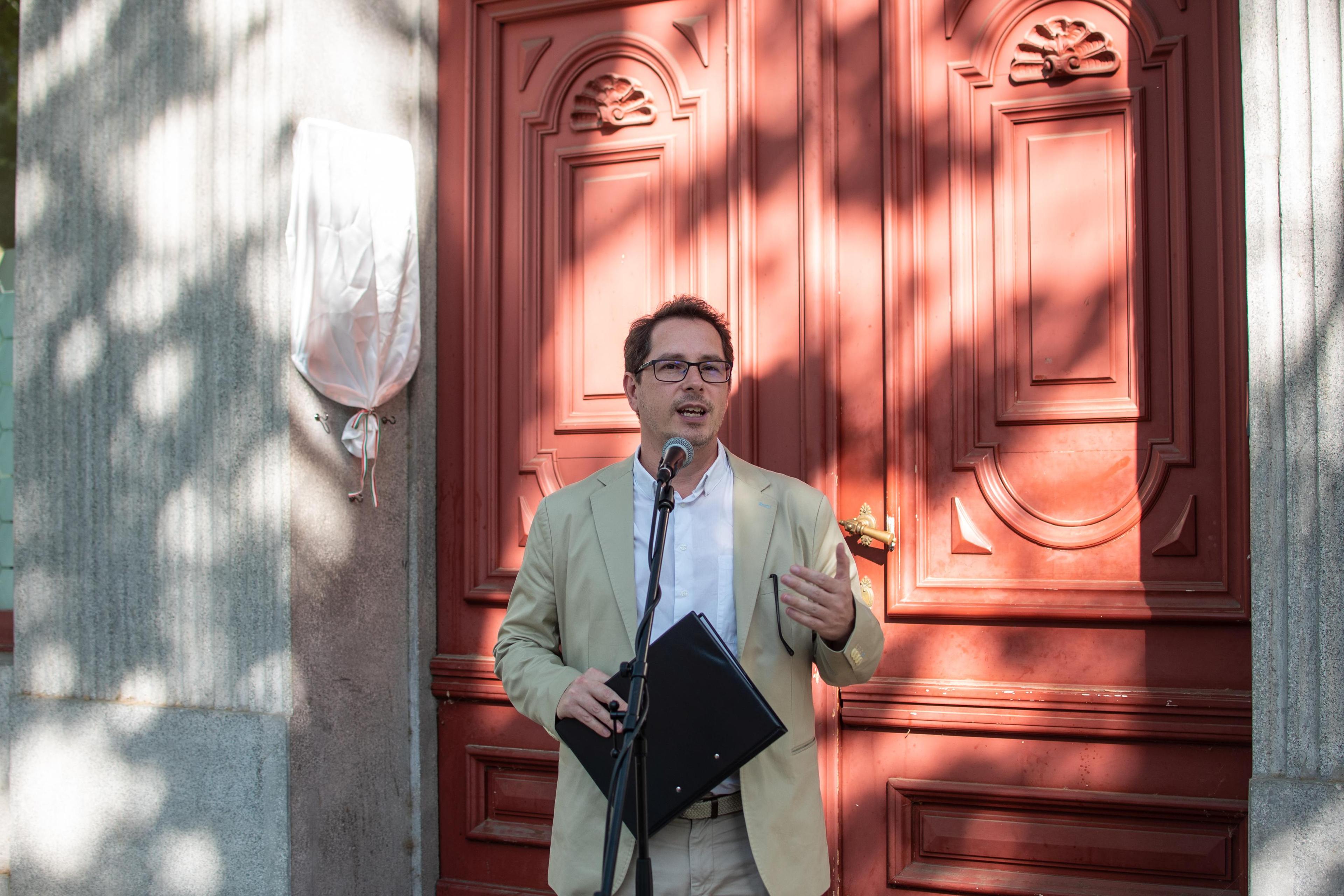 Mától tábla őrzi Agárdy Gábor emlékét Széchenyi téri szülőháza falán 4 Mától tábla őrzi Agárdy Gábor emlékét Széchenyi téri szülőháza falán 4