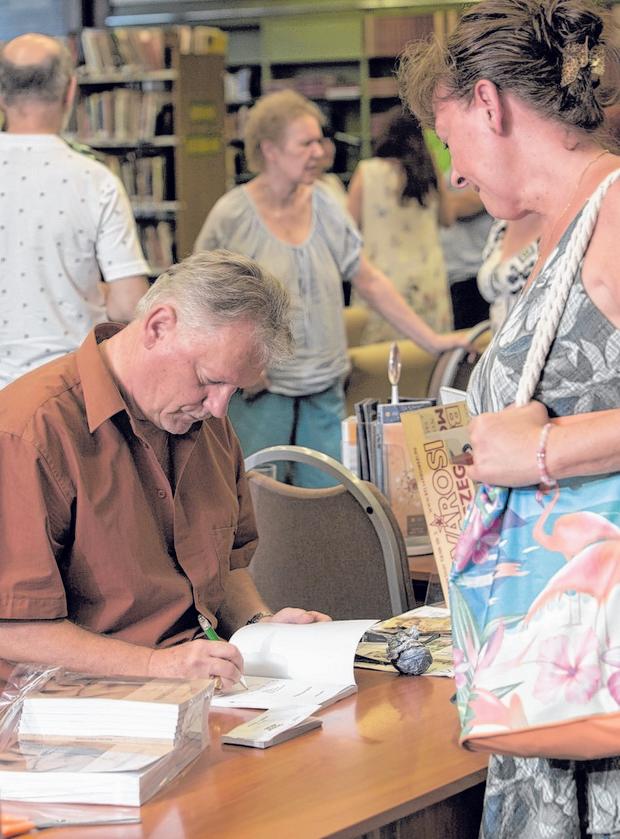 Megjelent Somló Gábor negyedik kötete, ezúttal a verseit adták ki hír képe Megjelent Somló Gábor negyedik kötete, ezúttal a verseit adták ki hír képe