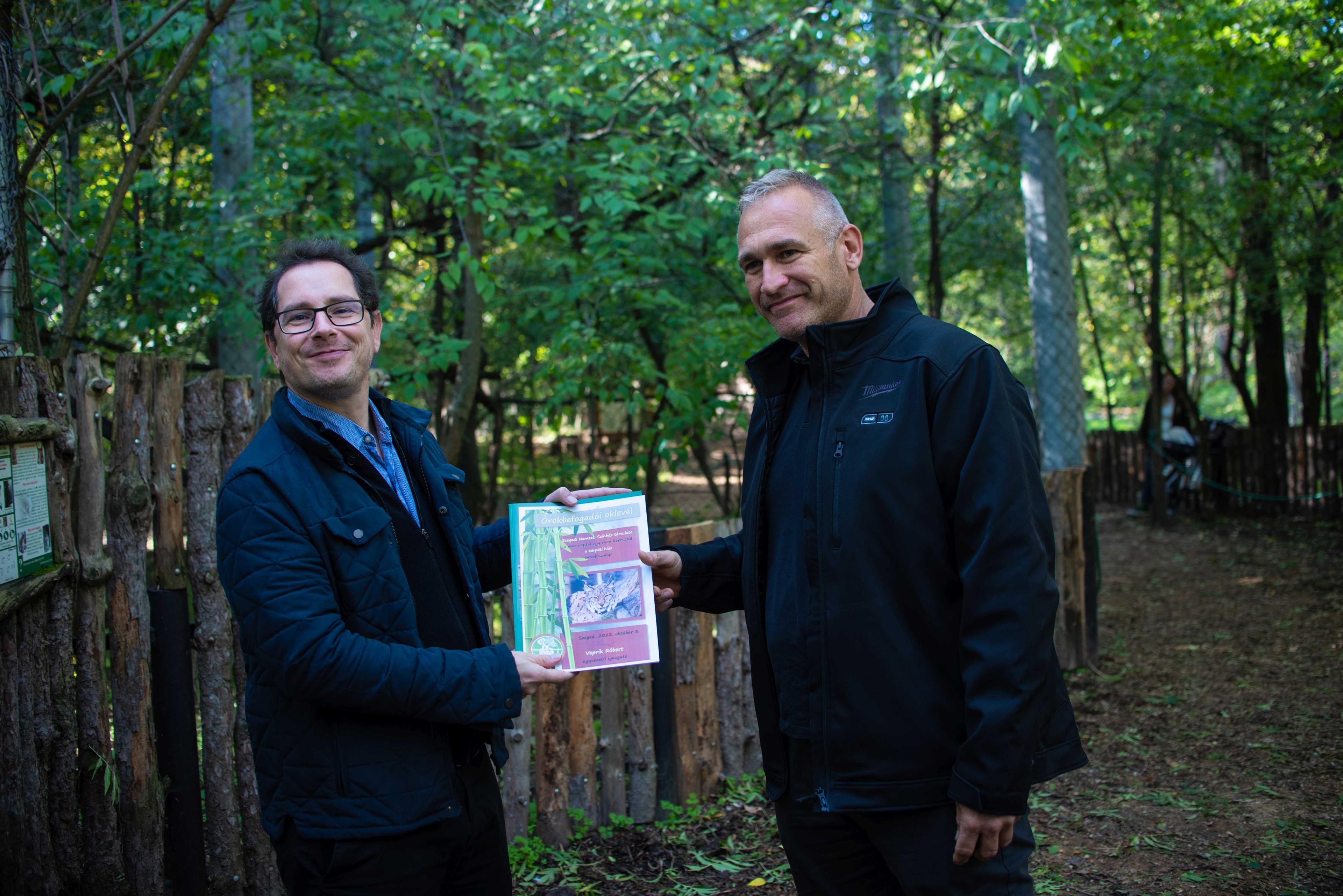 Színházi macska lett a vadasparki hiúz, aki nevet is kapott: „Szólíts, kérlek, Móricnak!” 3 Színházi macska lett a vadasparki hiúz, aki nevet is kapott: „Szólíts, kérlek, Móricnak!” 3