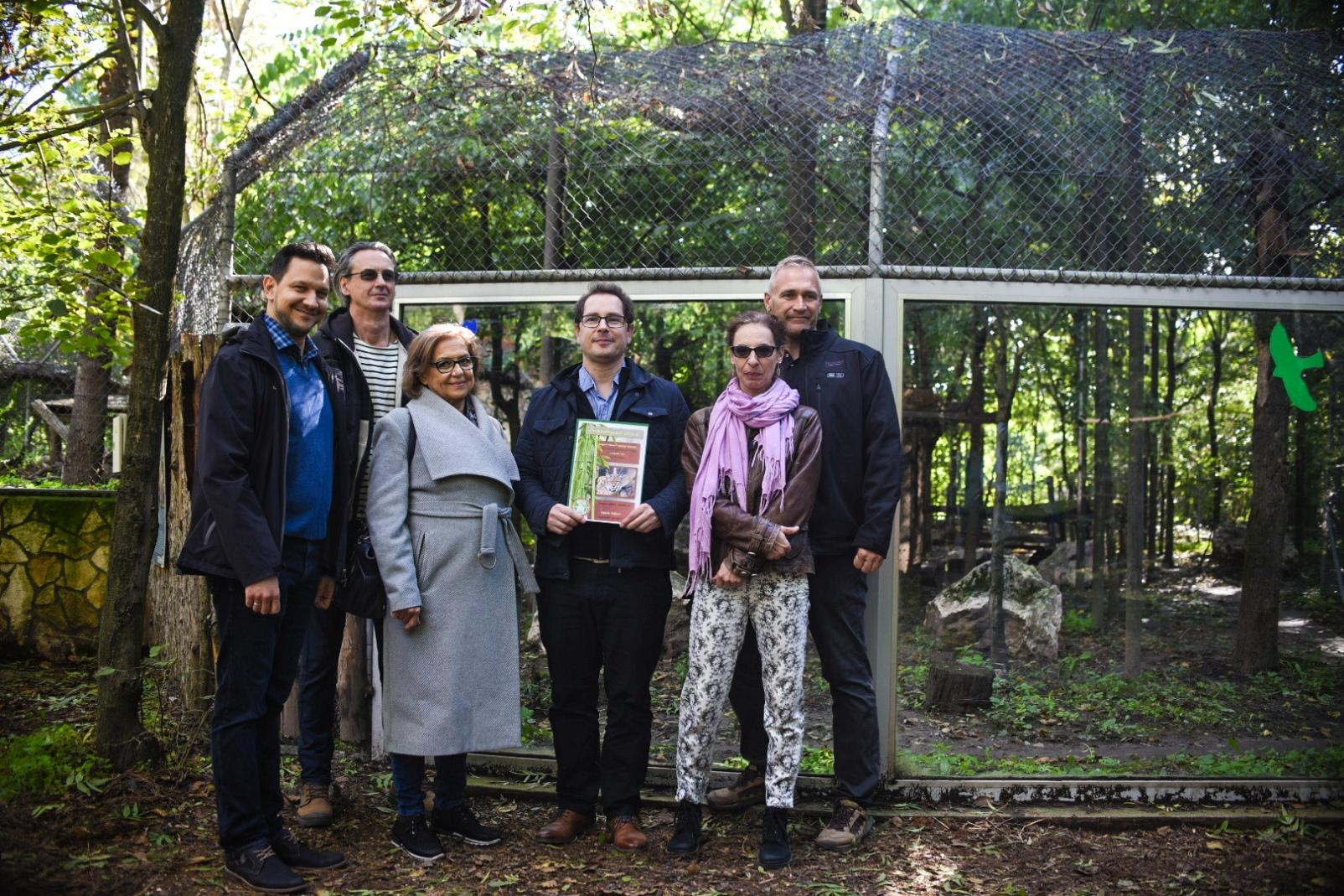 Színházi macska lett a vadasparki hiúz, aki nevet is kapott: „Szólíts, kérlek, Móricnak!” 1 Színházi macska lett a vadasparki hiúz, aki nevet is kapott: „Szólíts, kérlek, Móricnak!” 1