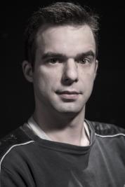 Tükröt tart ez a társadalomnak. Minden benne van, ami a való életben is 1 Tükröt tart ez a társadalomnak. Minden benne van, ami a való életben is 1