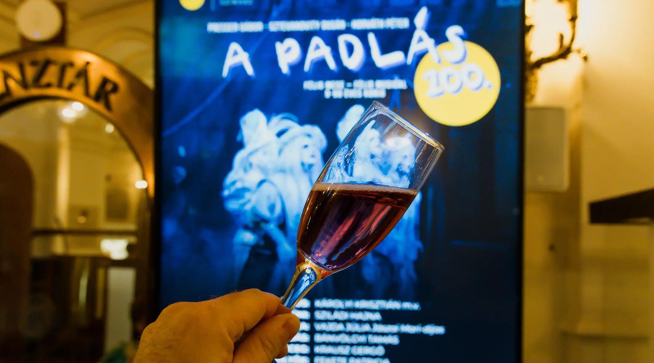 A padlás 100. előadása képekben hír képe A padlás 100. előadása képekben hír képe