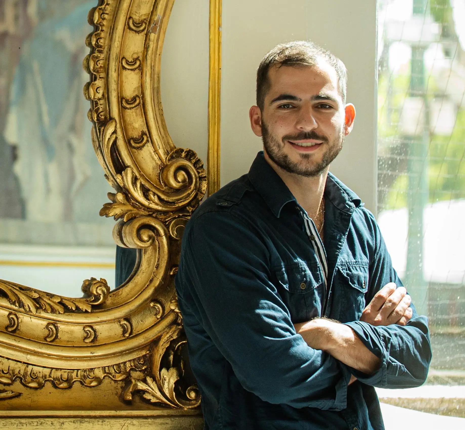 Szereti a halászlevet és a focit a szegedi színház új tagja: Vatamány Atanáz hír képe Szereti a halászlevet és a focit a szegedi színház új tagja: Vatamány Atanáz hír képe