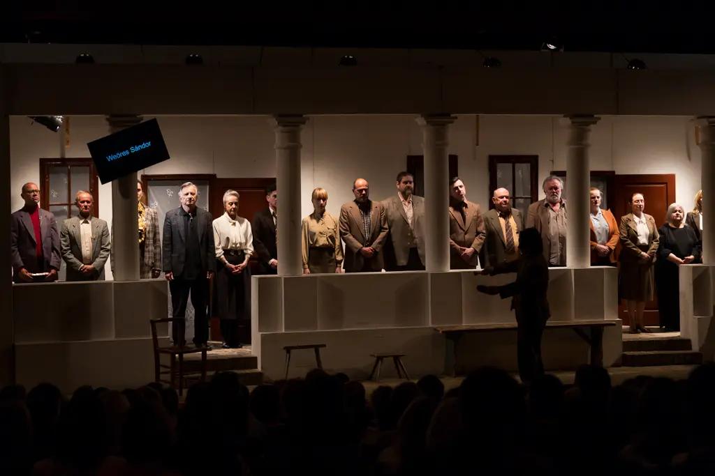 Anyám tyúkja (1.) fotógaléria képe 4 Anyám tyúkja (1.) fotógaléria képe 4