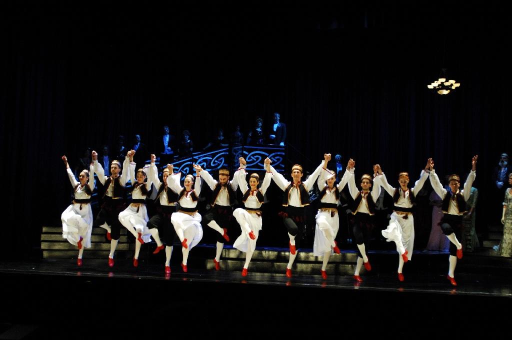 A víg özvegy 4 A víg özvegy 4