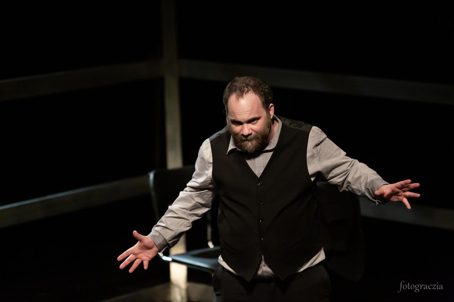 Fekete-fehér 4 Fekete-fehér 4