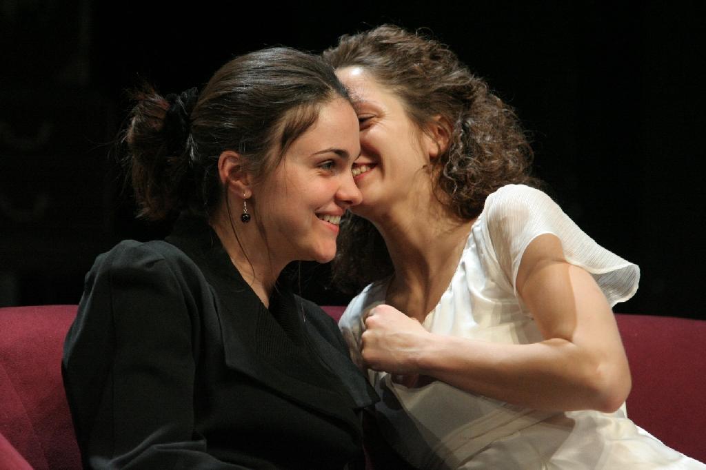 HÁROM NŐVÉR 4 HÁROM NŐVÉR 4