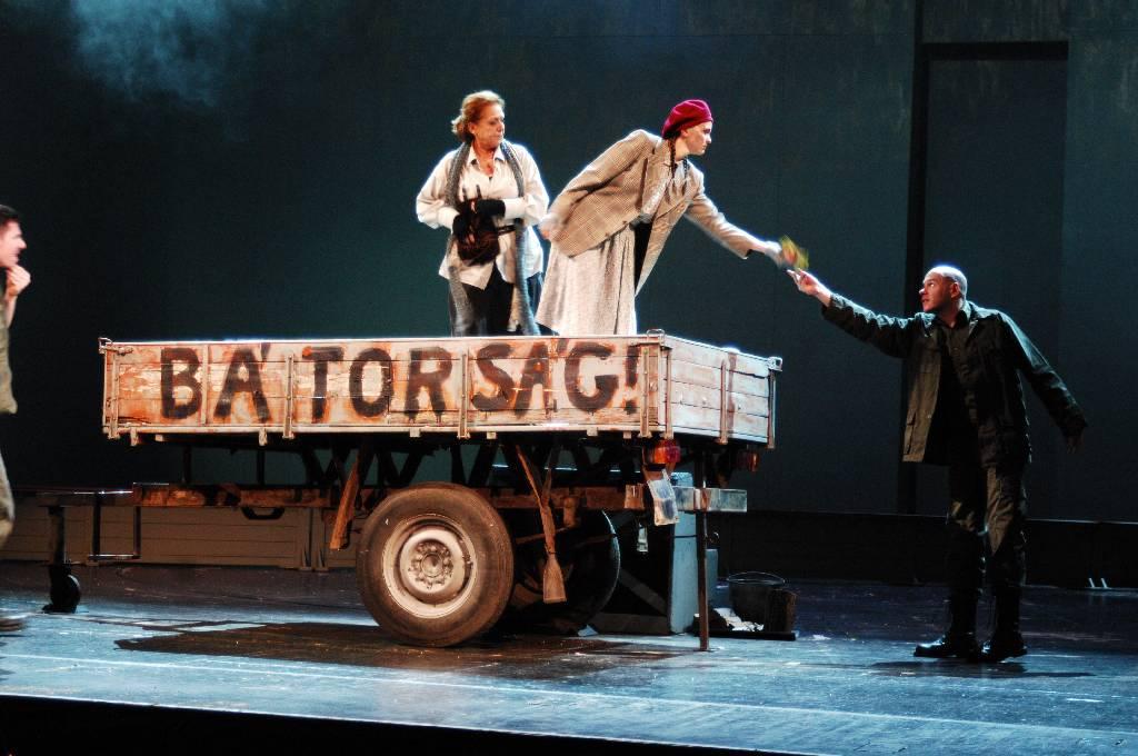 Kurázsi mama és gyermekei 2 Kurázsi mama és gyermekei 2