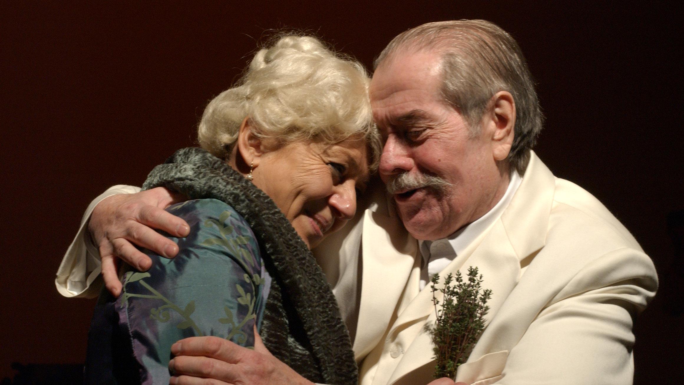 MIKSZÁTH KÜLÖNÖS HÁZASSÁGA