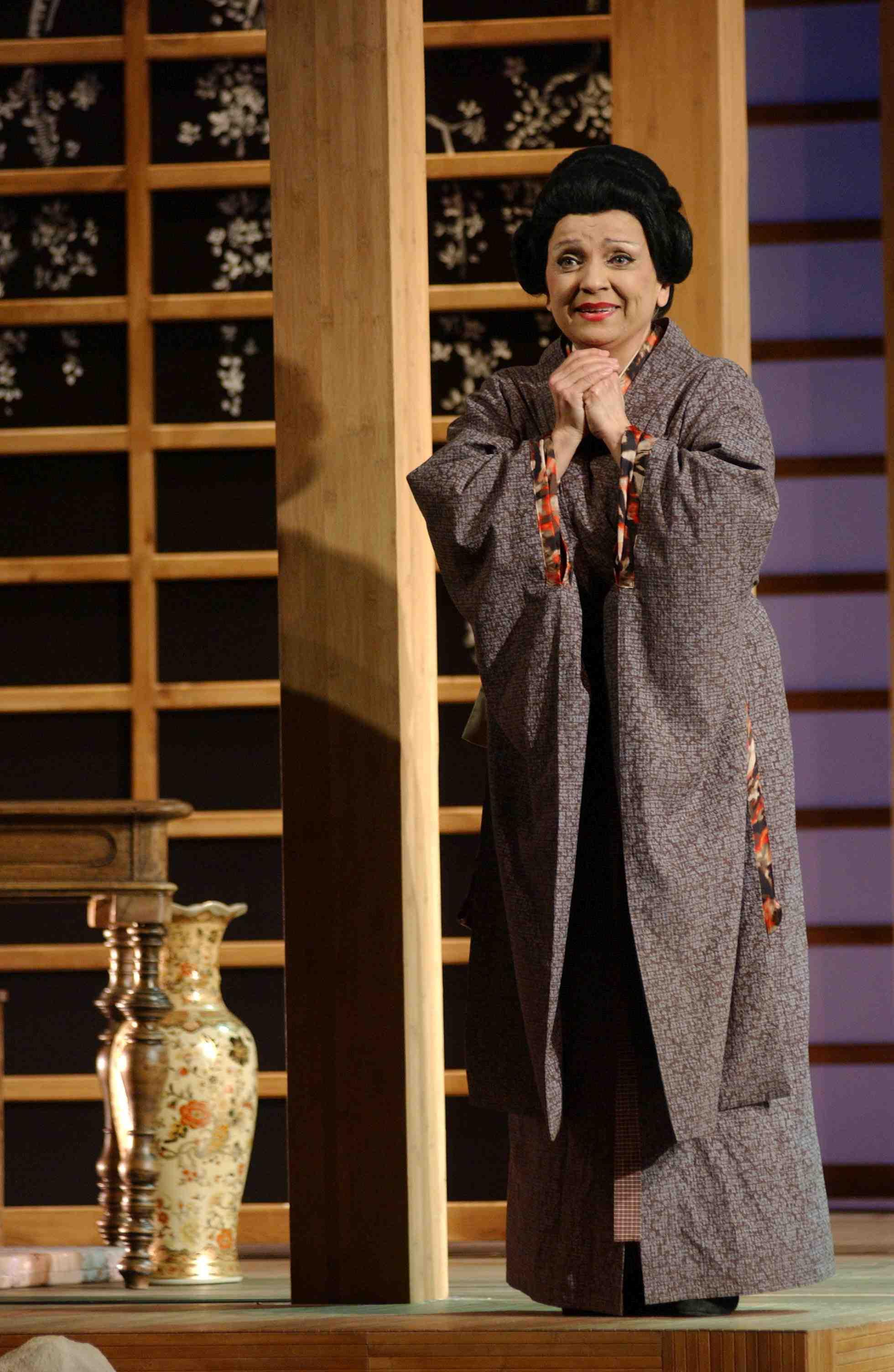 PILLANGÓKISASSZONY 4 PILLANGÓKISASSZONY 4