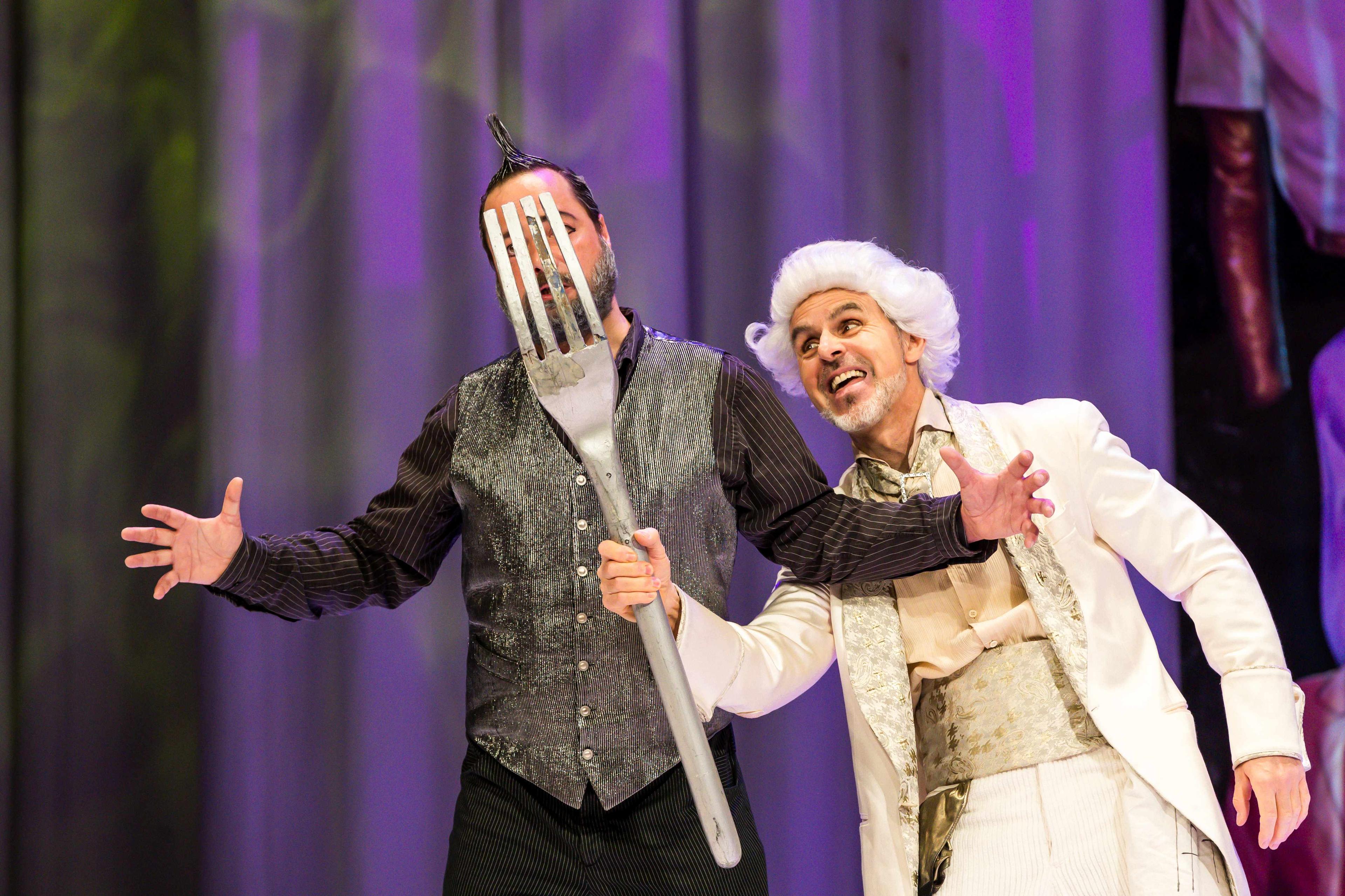 Pomádé király új ruhája 3 Pomádé király új ruhája 3