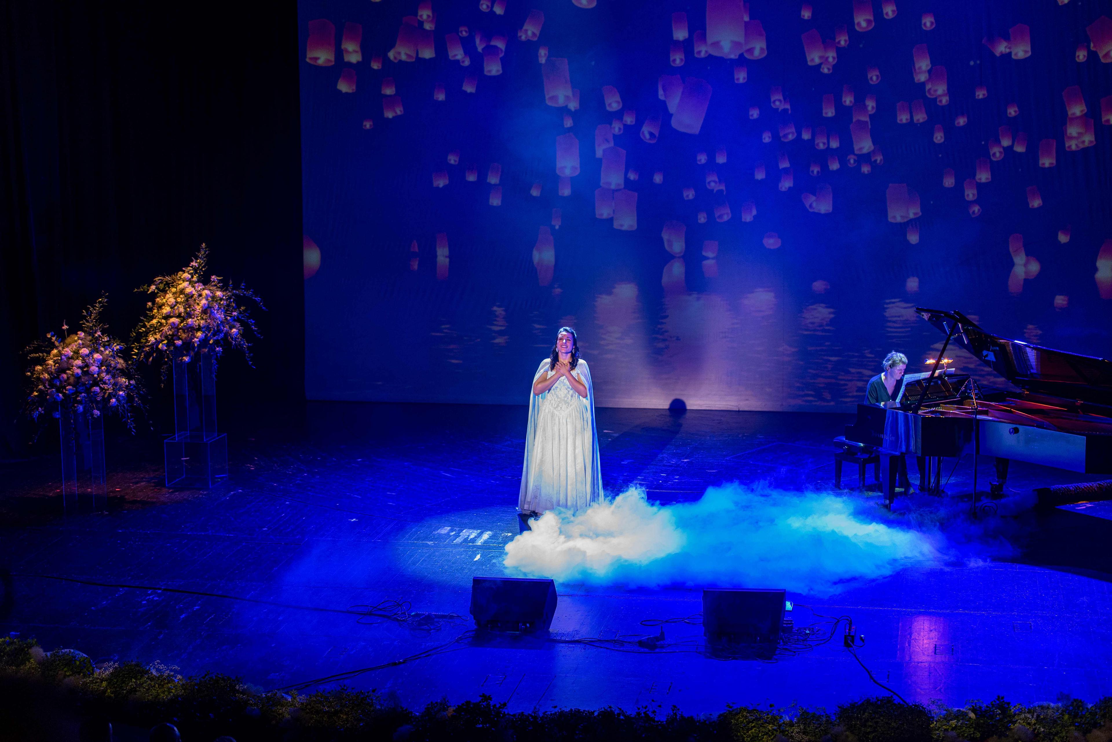 Szeretünk, Kátya – jótékonysági gála 1 Szeretünk, Kátya – jótékonysági gála 1