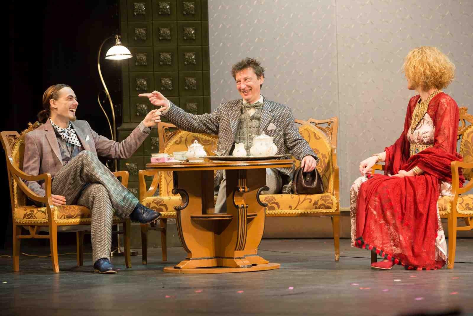 Színház / Marsall 1 Színház / Marsall 1